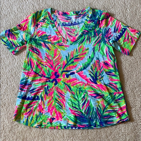 Lilly Pulitzer Tops - Lilly Pulitzer print tee shirt